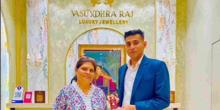 Omaxe Chowk, Akshaya Tritiya Diamond Festival, Chandni Chowk shopping, Delhi-NCR shopping, Diamond pendants, Gold coins, Gift vouchers, Jewellery brands Delhi, Tanishq, Kalyan Jewellers, Malabar Gold & Diamonds, CaratLane, Senco Gold & Diamonds, Festive shopping Delhi, Shopping festival success, Increased footfall, Spike in consumption, Retail experience, Customer delight, Assured gifting, Omaxe Group, Dawatpur food court, Top shoppers rewarded,