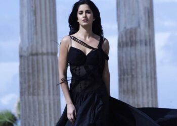 Ahmed Khan, Tu Jaane Na, Ajab Prem Ki Gajab Kahani, Katrina Kaif, Ranbir Kapoor, Bollywood Song, Filming Locations, Pamukkale Turkey, Behind The Scenes, Bollywood Choreographer, Indian Cinema, Pritam, Atif Aslam, Welcome to the Jungle,