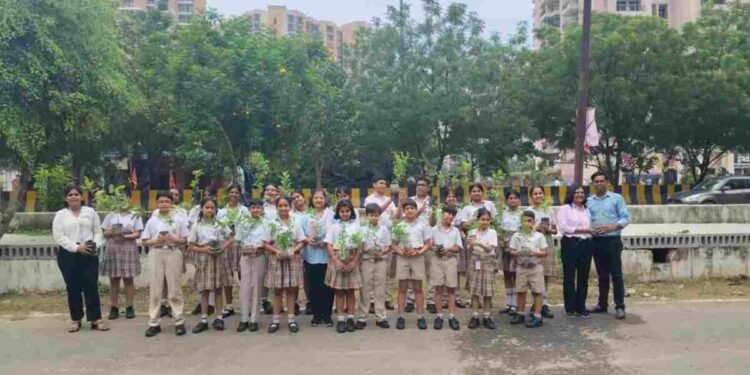 "Ek Ped Maa Ke Naam 2.0": Gaurs Group's Commitment to a Greener UP 1 Gaurs Group, Ek Ped Maa Ke Naam 2.0, plantation drive, UP Government, sustainable development, environmental responsibility, Gaur Yamuna City, Gaur City, Gaur Airocity, Gaurs International School
