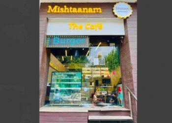 Misthannam Café, Indian street food, modern café, street food revival, Indian cuisine, food culture, café culture, chaat, pani puri, food trends, culinary heritage, nostalgia, hygiene, food innovation, millennial dining