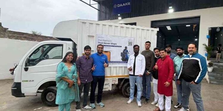 DAAKit Technologies warehouse, Delhi fulfillment center launch, sub 4 hour delivery India, e-commerce logistics India, DAAKit fulfillment network