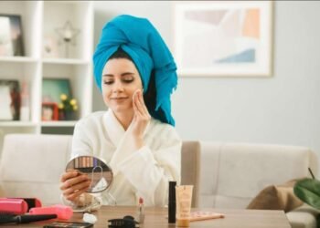 summer skincare India, Indian skin care tips, hot weather skincare routine, sun protection India, oily skin summer care