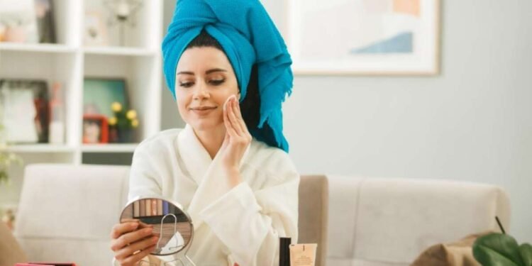 summer skincare India, Indian skin care tips, hot weather skincare routine, sun protection India, oily skin summer care