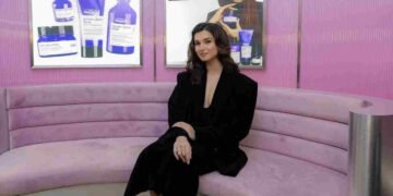 Tara Sutaria, L'Oreal Professionnel, Keratin Alpha Sleek, Ambience Mall Vasant Kunj, Nykaa Luxe Flagship, Arjun Gehlot Ambience Group, Haircare Launch Delhi, Luxury Beauty Retail, Bollywood Celebrity Events, Delhi Lifestyle News
